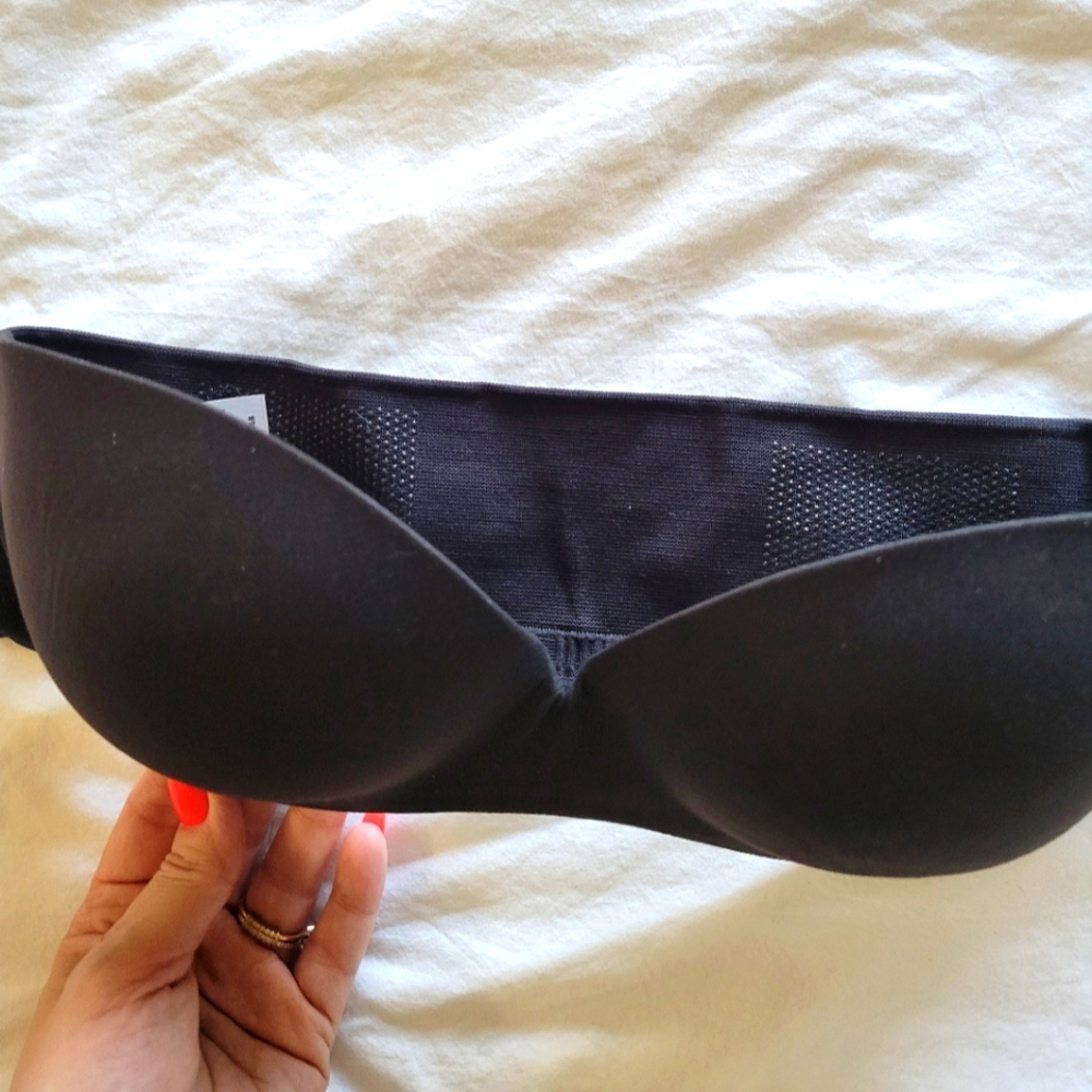 NWT Sofia Intimates Women's Seamless Back Strapless Bra Color Black Size 36B - Picture 8 of 8